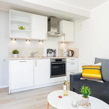 M4 - Apartmenthaus Marienburger Str 4 - Feriendomizil Hollich * Groemitz