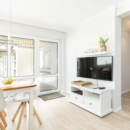 M4 - Apartmenthaus Marienburger Str 4 - Feriendomizil Hollich Apartment Groemitz